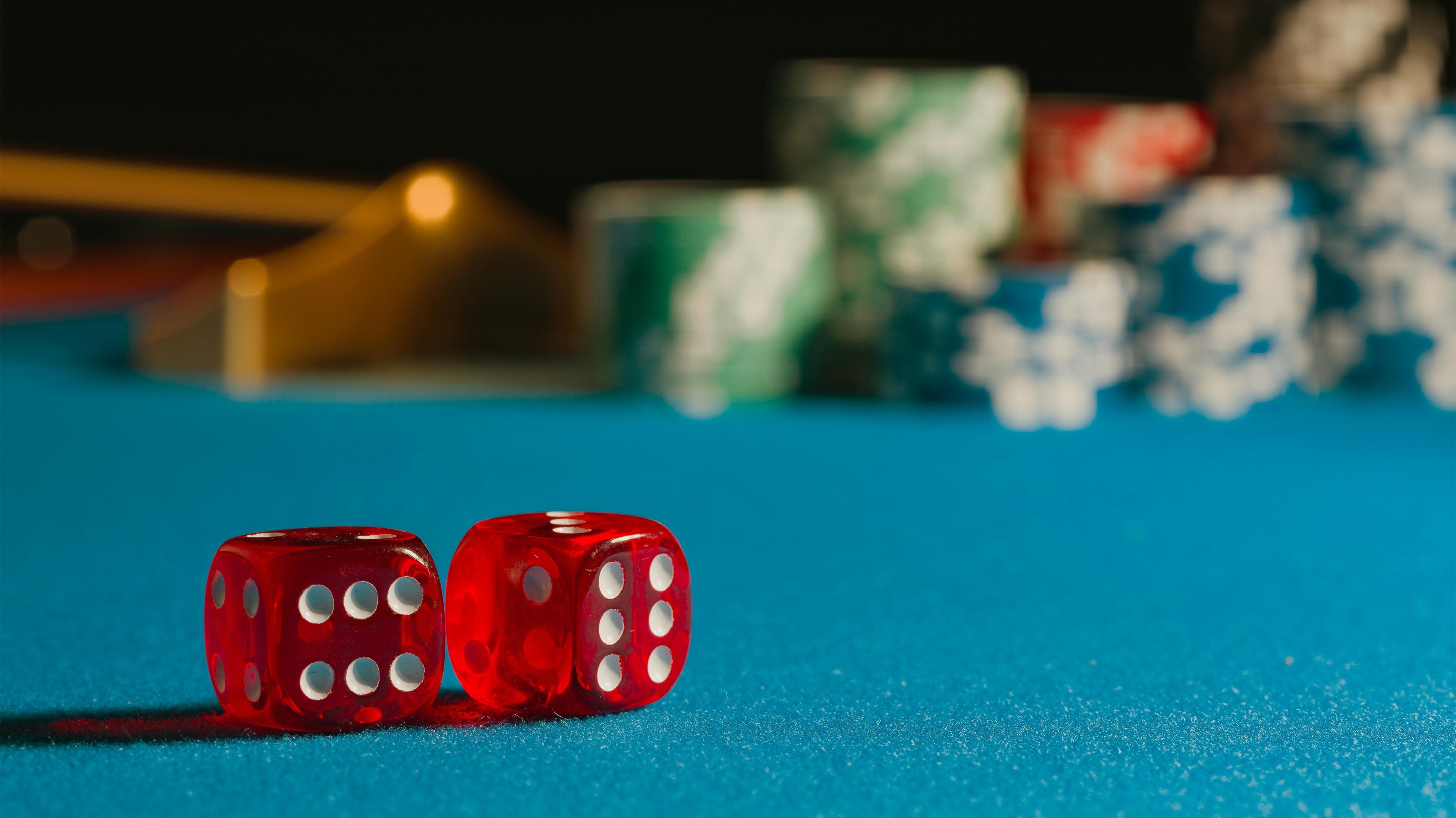 MAX666 Myanmar ကစားသမားများ Live Casino နှင့် Sportsbook ကစားနေသောမြင်ကွင်း